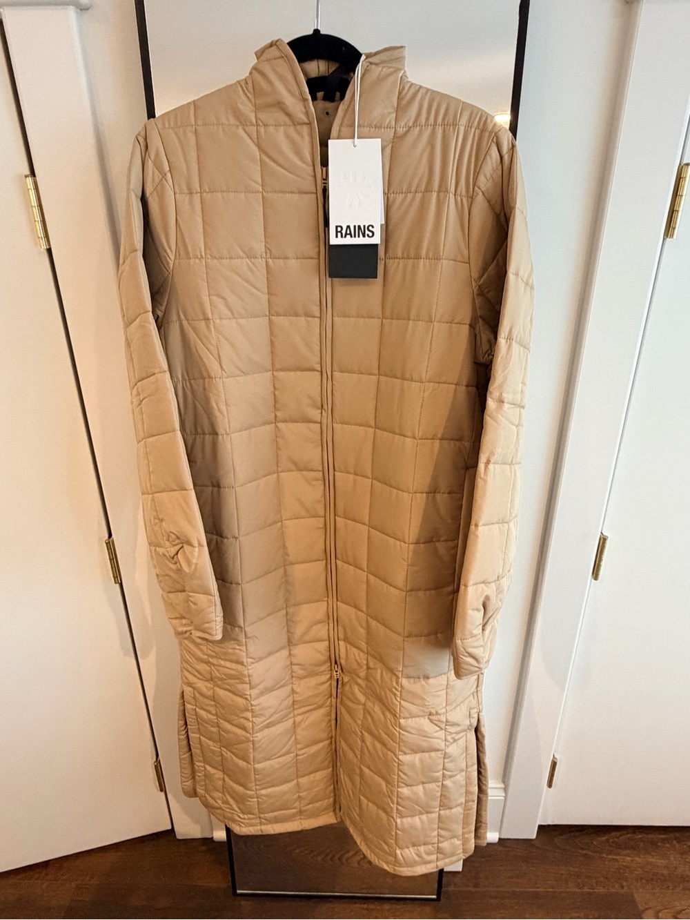 NWT RAINS Liner W Coat, quilted, water-resistant, size M in Sand (Org. $275)